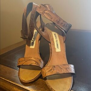Manolo Blahnik Embossed Tan Leather Heels Size 38